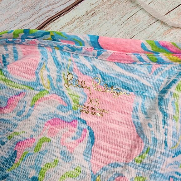 Lilly Pulitzer Etta V-Neck Tee Women’s XS Pelican Pink Fish Print Cotton NEW - Picture 3 of 7